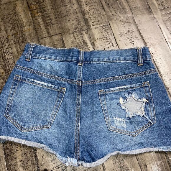 Altar’d state distressed with stars denim shorts - Picture 5 of 5